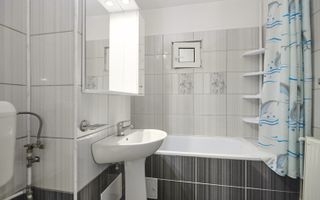 Apartament Mioveni , etajul 2 , decomandat ! - Poză 8