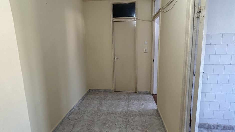 Decomandat si spatios aproape de Spitalul Judetean - Poză 4