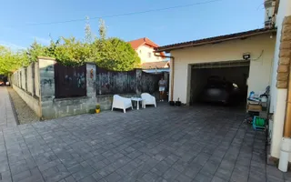 Casă individuală spațioasă cu garaj și curte generoasă – Ghiroda - Poză 45