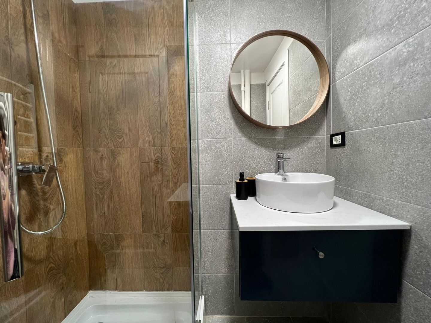 Studio exclusivist in zona Garii de Nord - Poză 29