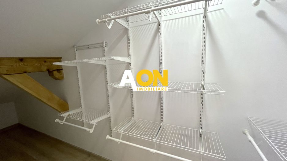 Apartament cu 3 camere, balcon si scara interioara - Poză 15