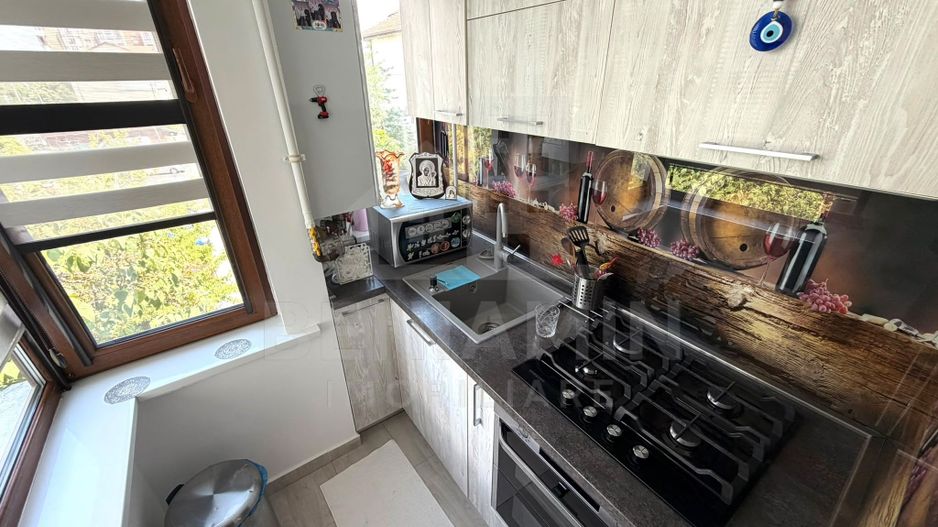Apartament cu 3 camere si 3 bai in Craiovita Noua - Promenada Mall - - Poză 5
