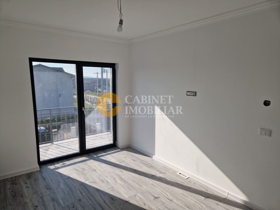 Vila Miroslava - langa Family Market - Asfalt - INTABULATA - Poză 5