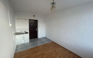 Garsoniera tip Cameră Tractorul, etaj intermediar - Poză 2
