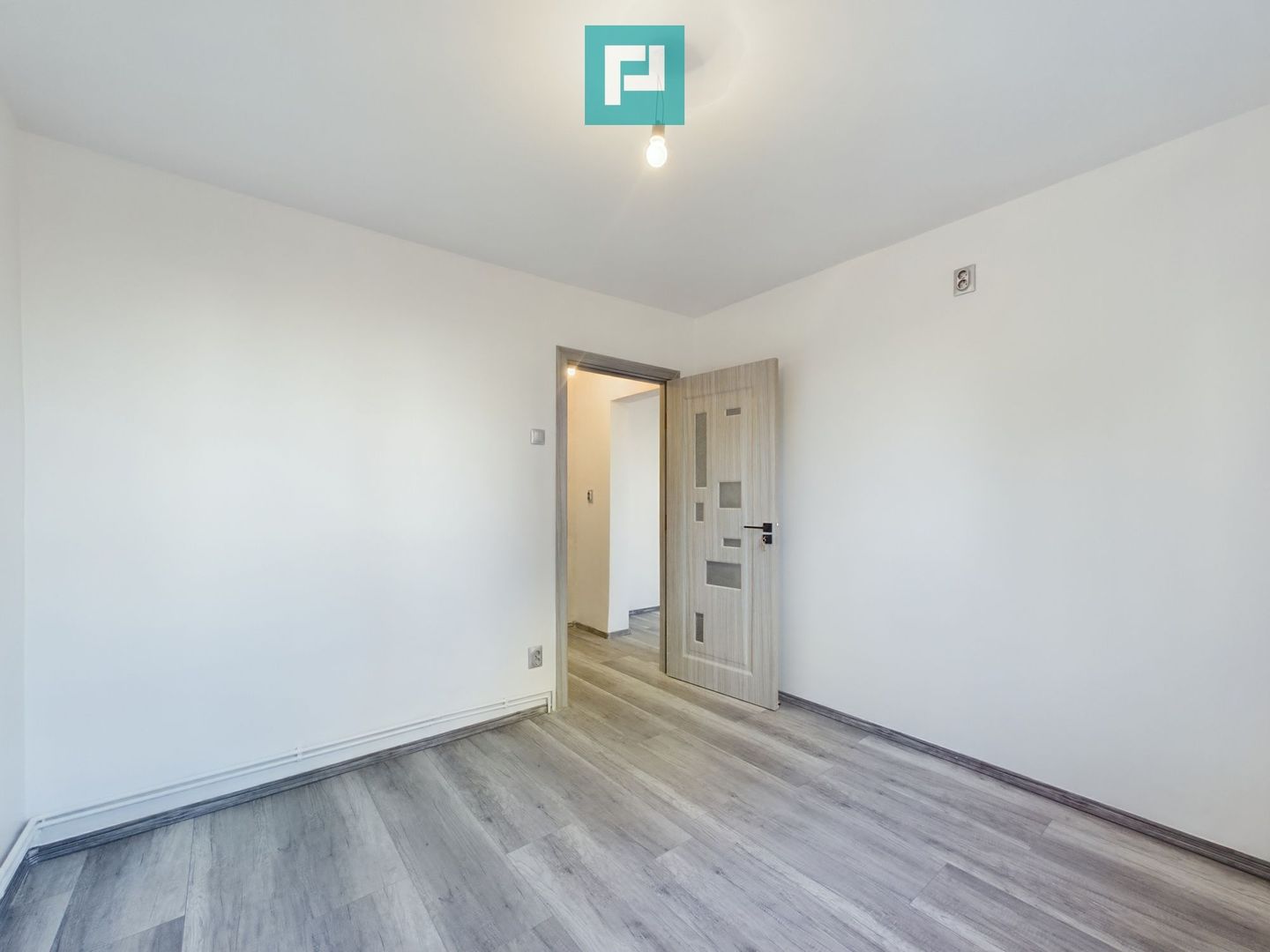 Apartament 3 camere pe str Hateg in Vlaicu - Poză 12