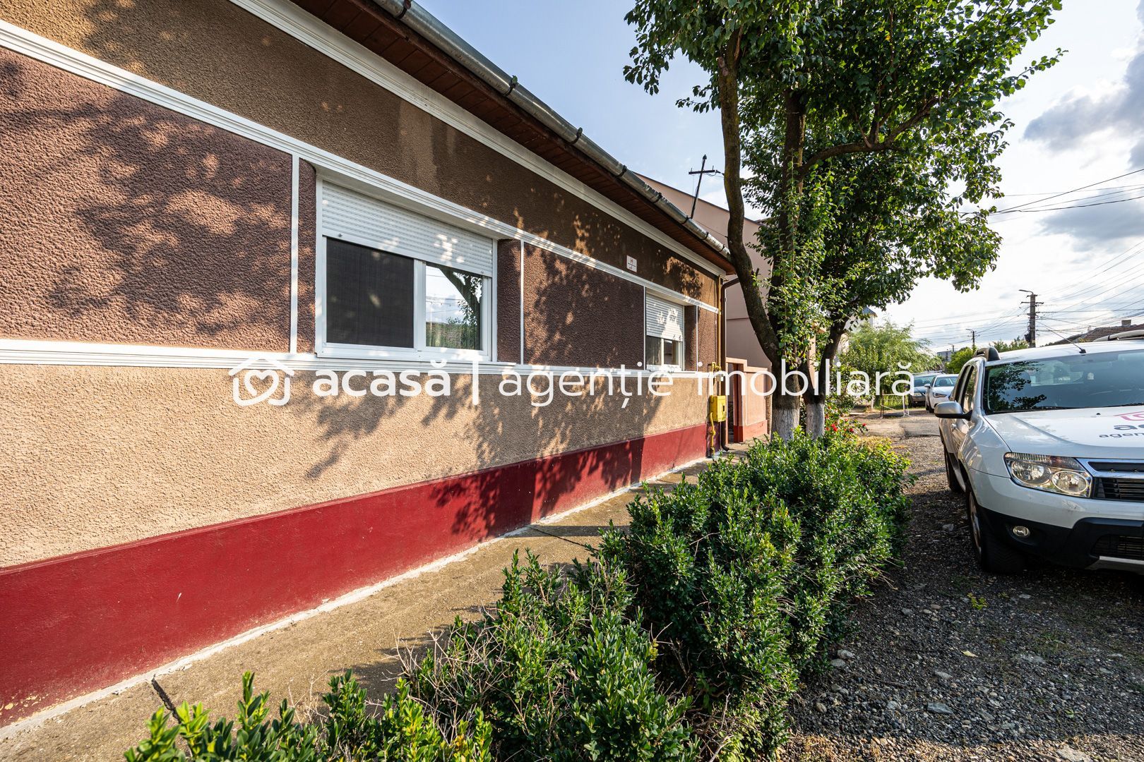 O casă în Grădiște, cu grădină proprie - teren 316 mp - Poză 1