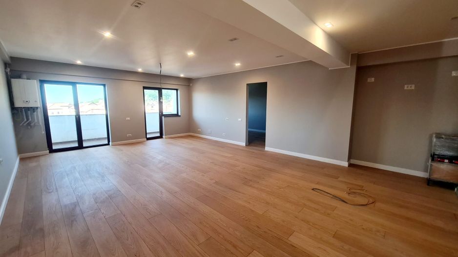 Penthouse 3 camere - Zona 1 Mai - Poză 2