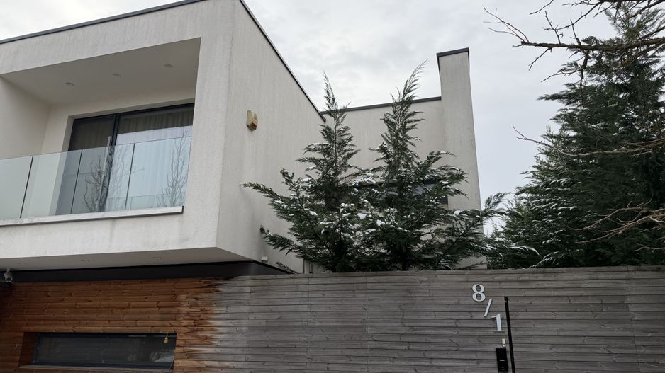 Duplex modern – arhitectură contemporană, spații luminoase - Poză 1