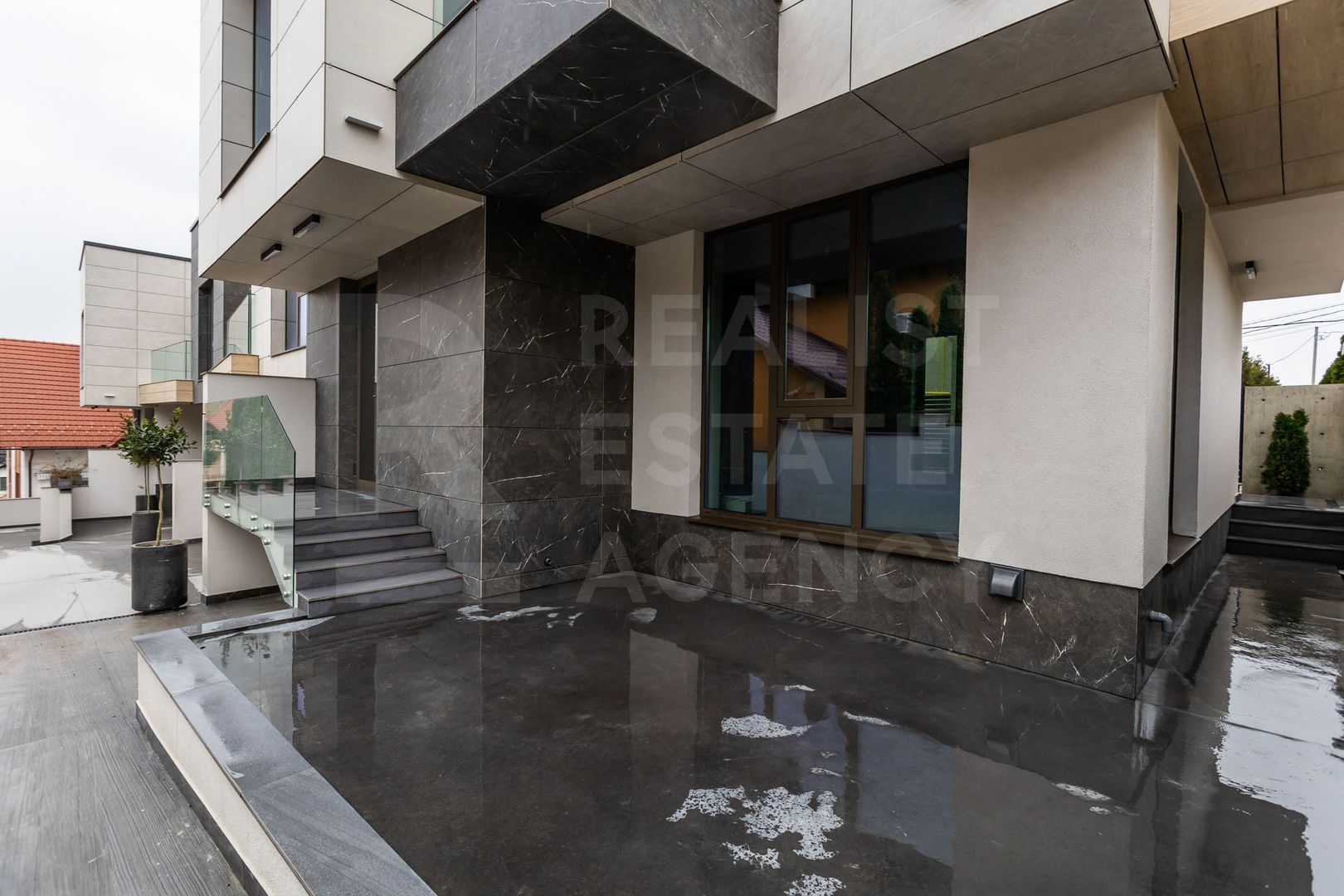 Vânzare, townhouse, 3 nivele, 180 mp, Balcani, Buiucani - Poză 2