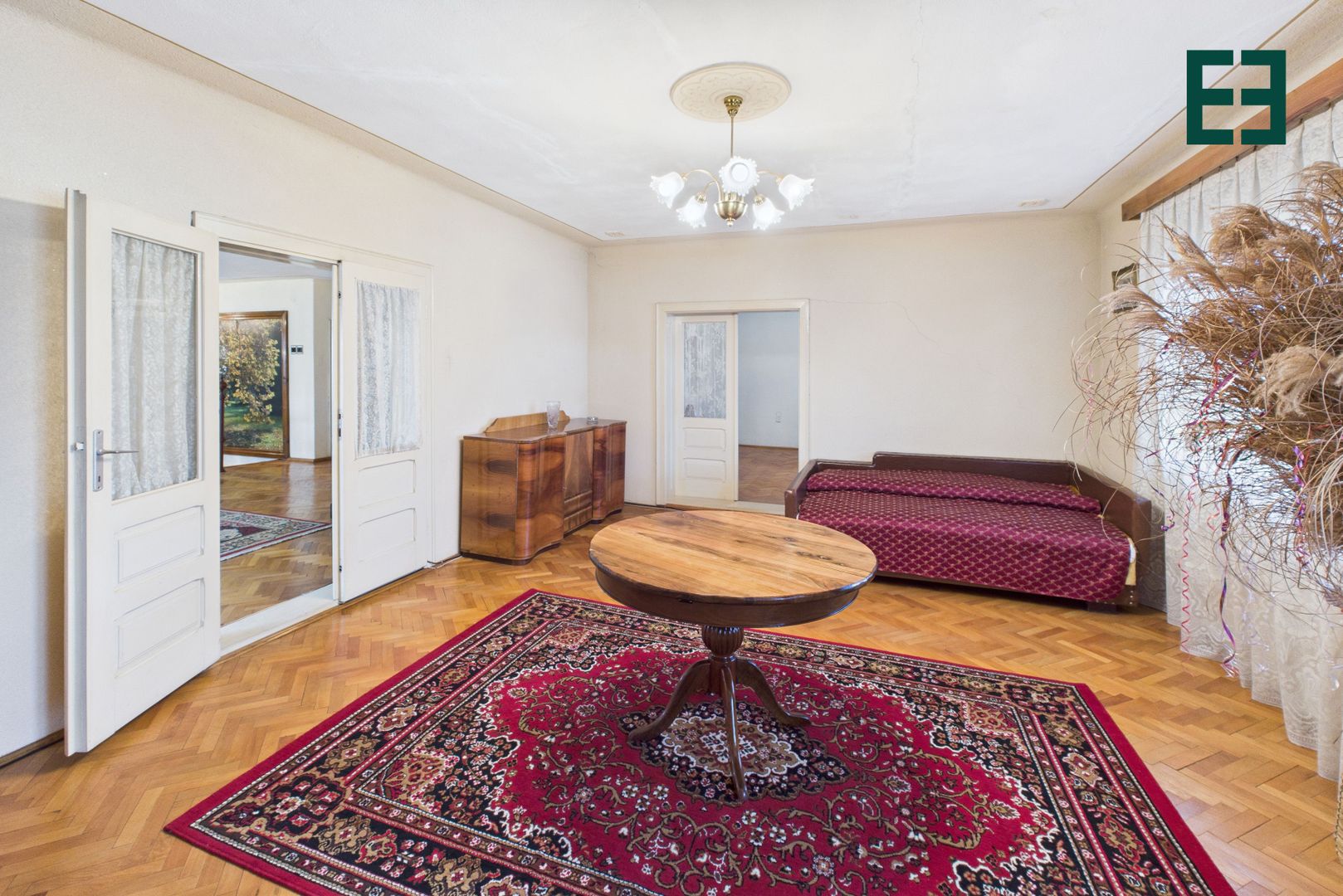 Casă cu 10 camere și 1437 mp teren în Ineu - Arad - Poză 18