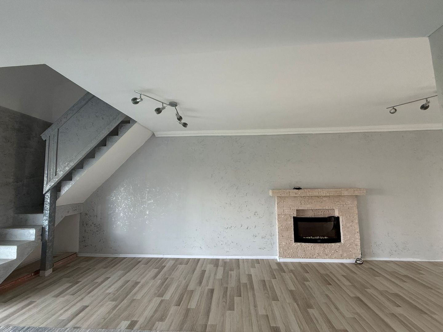 Duplex la pret de apartament în Mosnita Noua - Poză 5