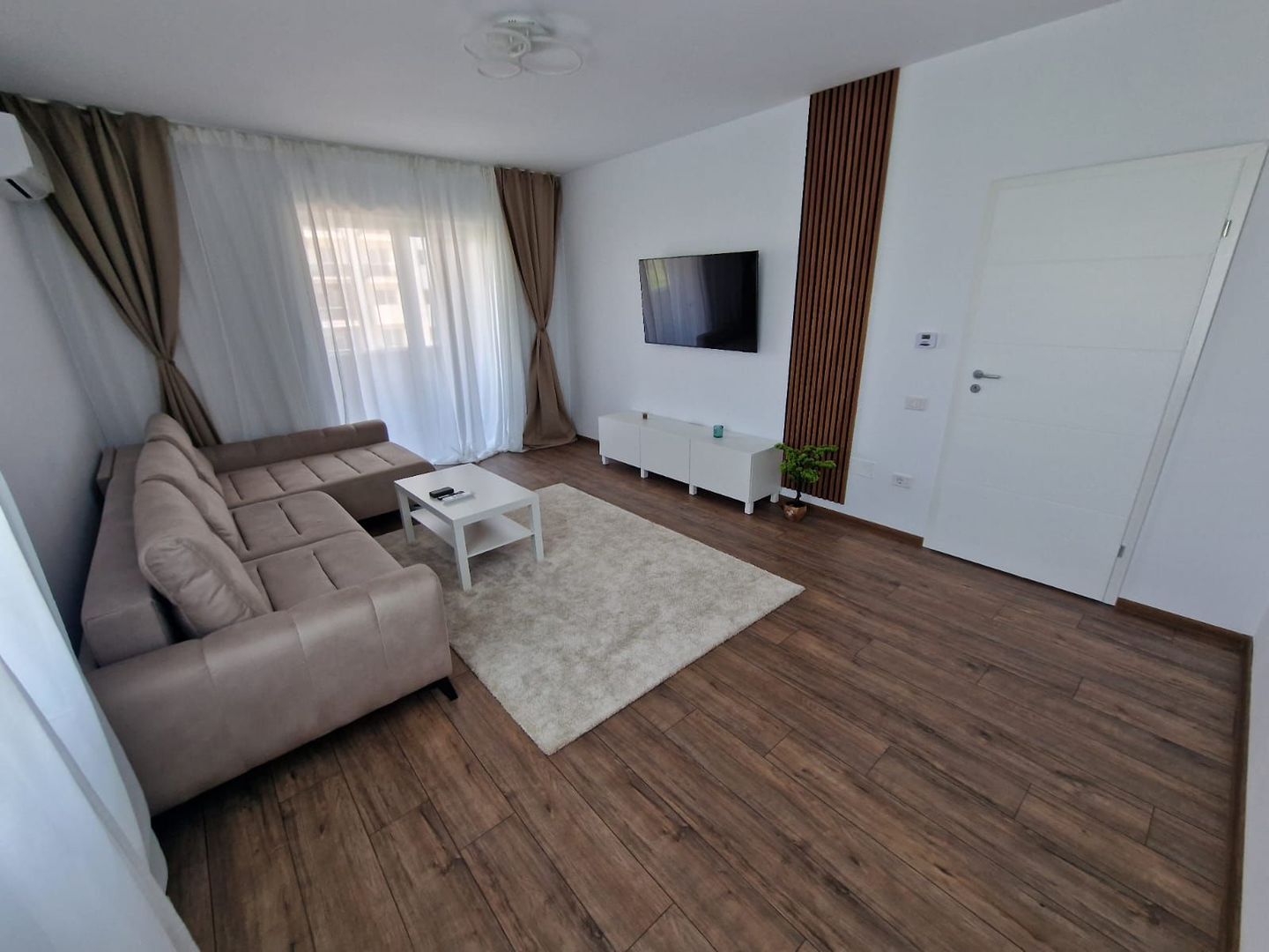 3 camere l Grand Kristal l Parcare l Apărătorii Patriei - Poză 1