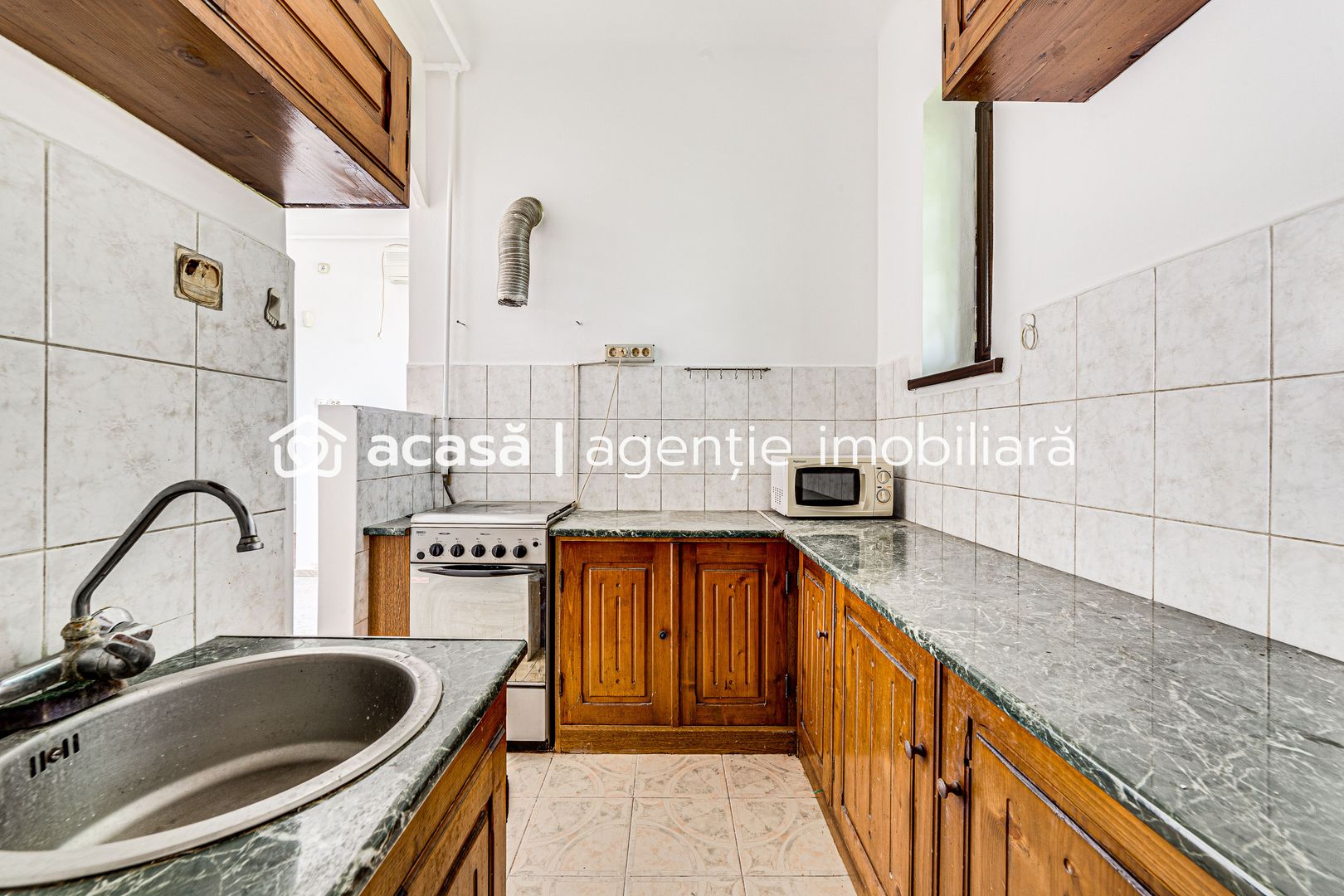 Preț redus! Apartament la casă, în centru - Poză 6
