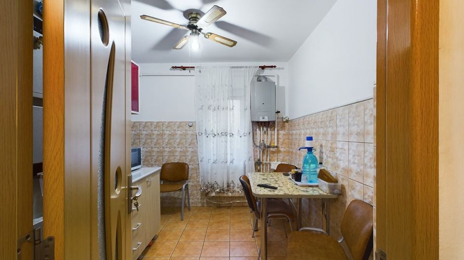 Oportunitate de Investiție! Apartament cu 2 Camere în Zona Aradului! - Poză 8