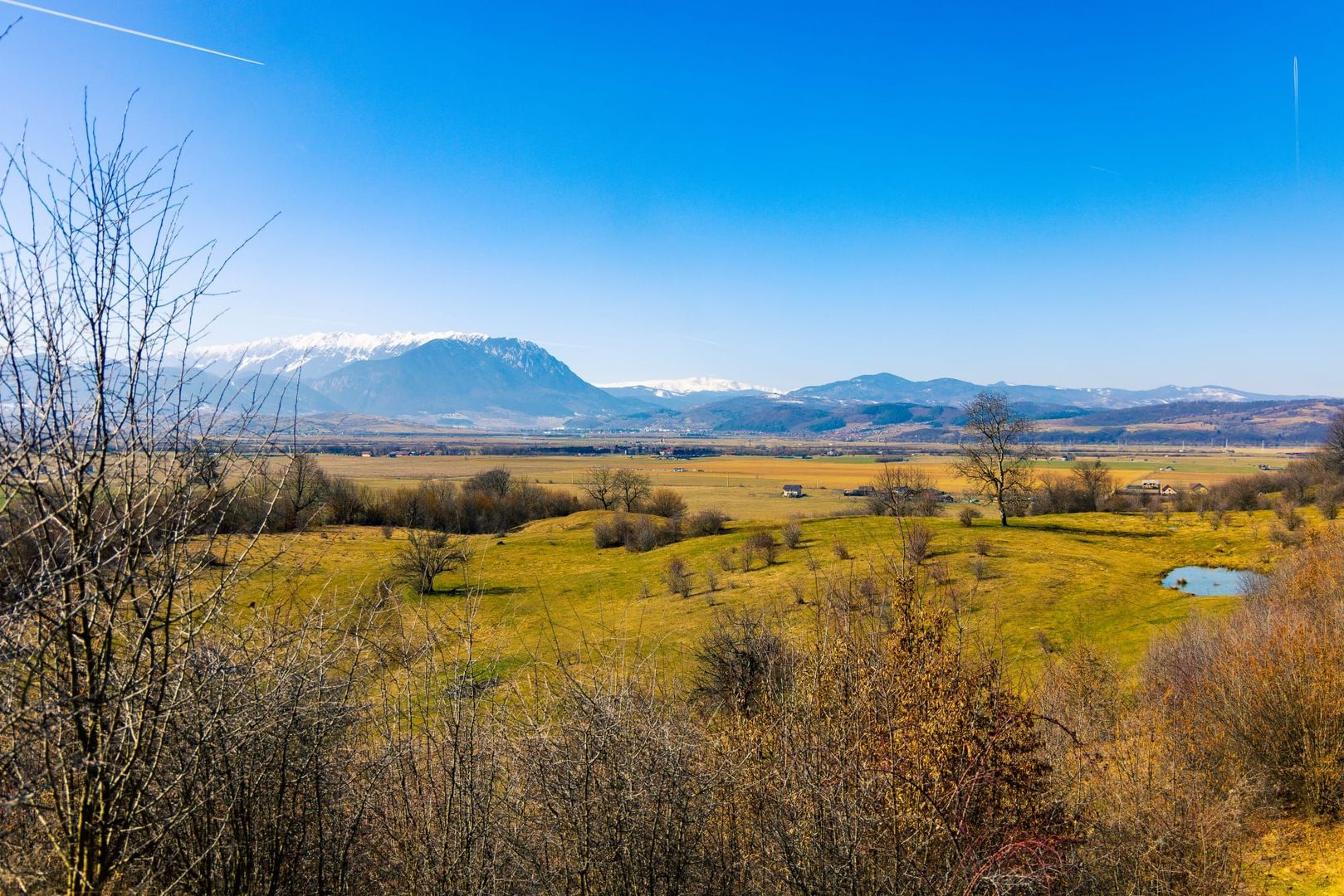 Teren 6 Hectare cu PUZ pentru Resort Turistic panorma Muntii Piatra Craiului - Poză 3