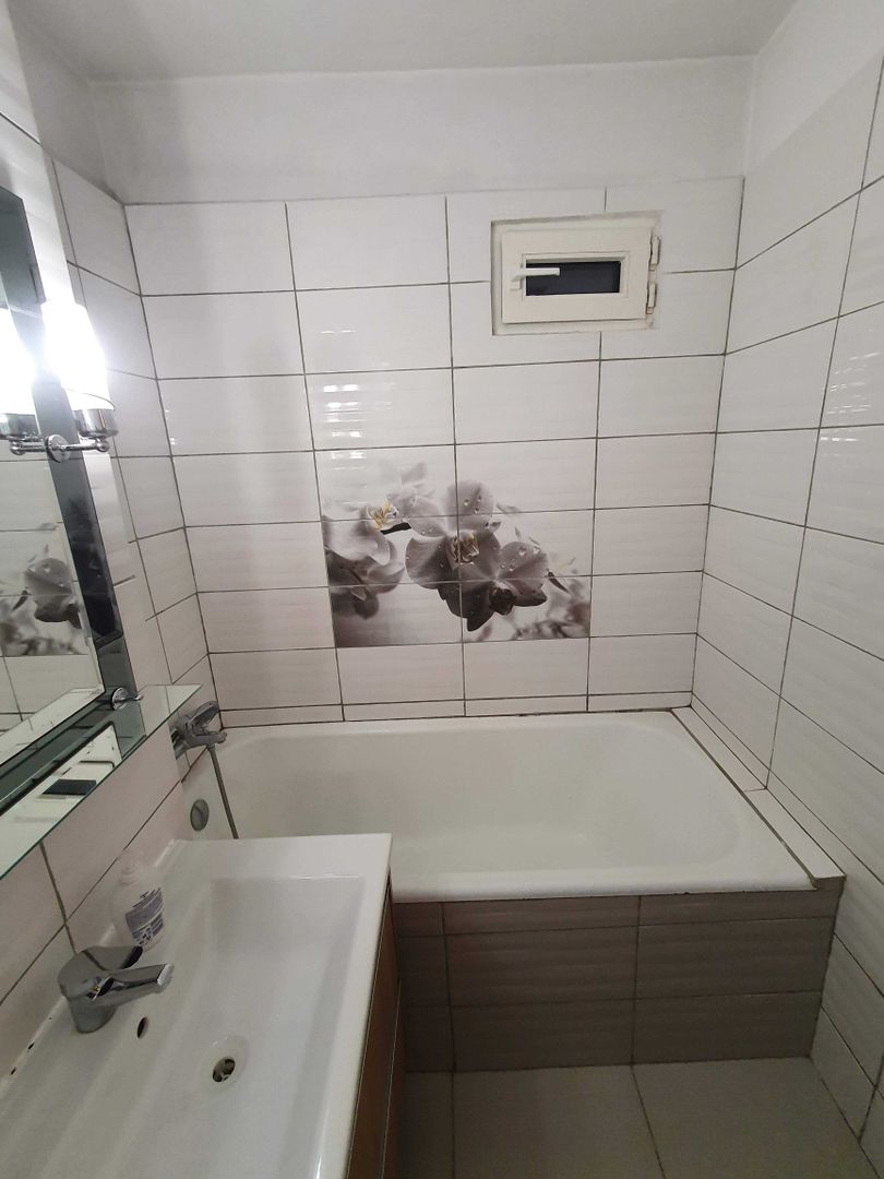 Vanzare Apartament 3 camere , 68 mp, renovat, vedere spate, Bd. Timișoara - Poză 7