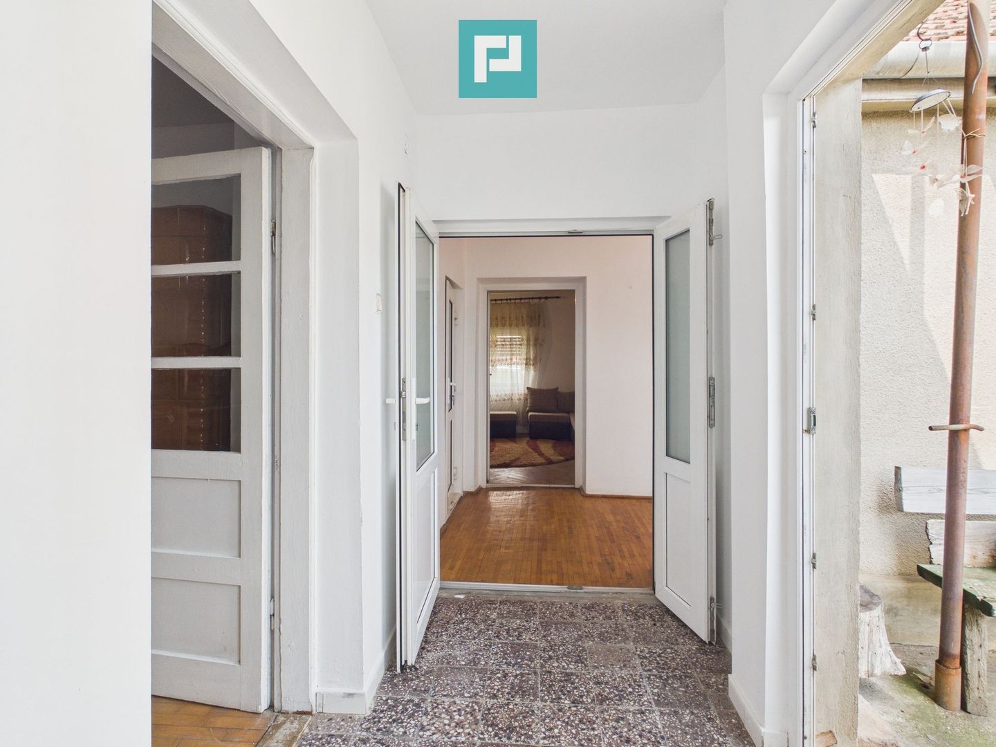 2 case separate + curte 1400 mp – Zona Dâmbovița - Poză 10