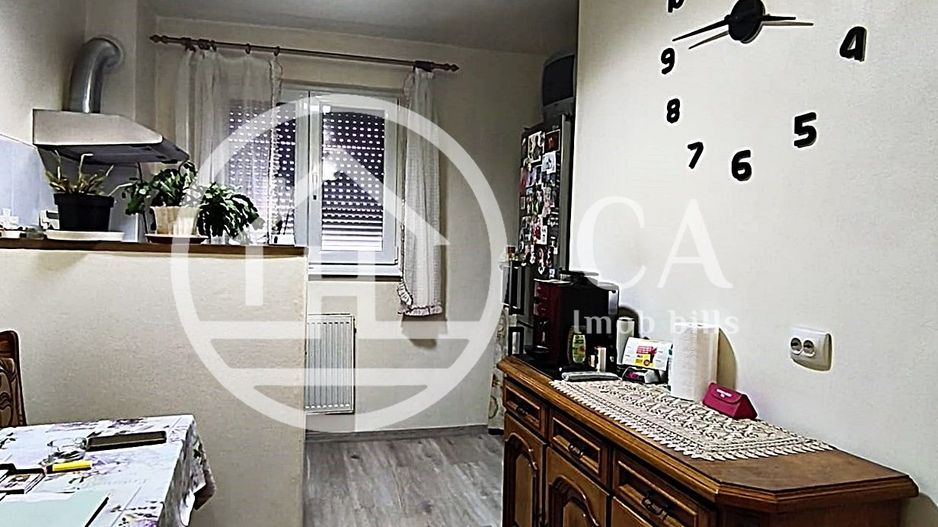Apartament de vânzare cu 3 camere în zona Rogerius, Oradea - Poză 5