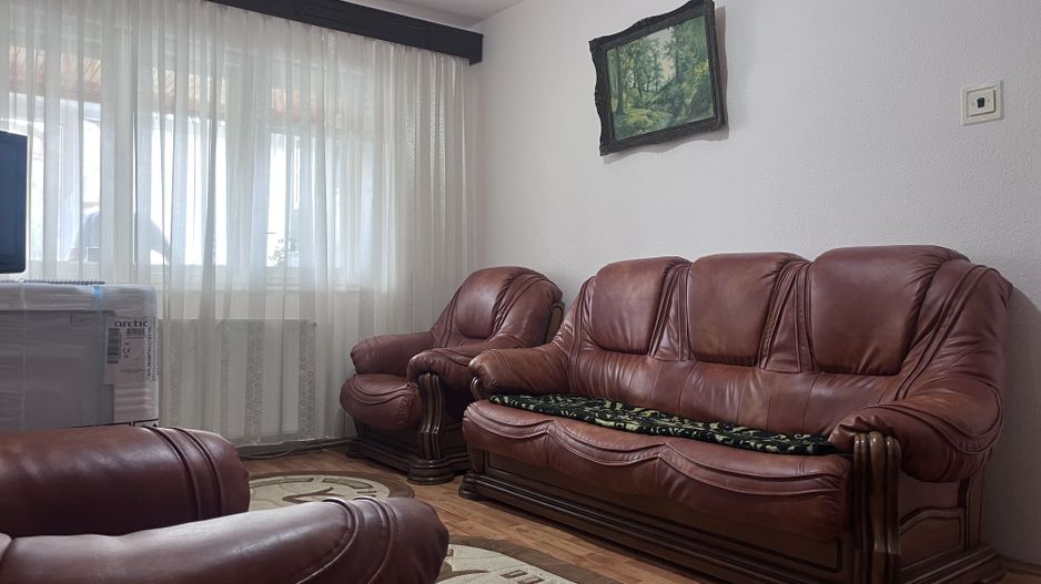 Parter!Vânzare apartament cu 3 camere - Târgoviște! - Poză 2