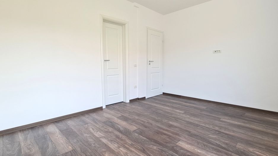 Casa individuala 3 camere finalizata cartier Izvor Tarlungeni Brasov - Poză 9
