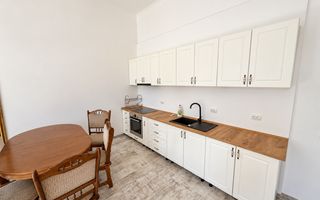 Apartament cu 3 camere și curte privată | Parcul central | Parcare - Poză 4