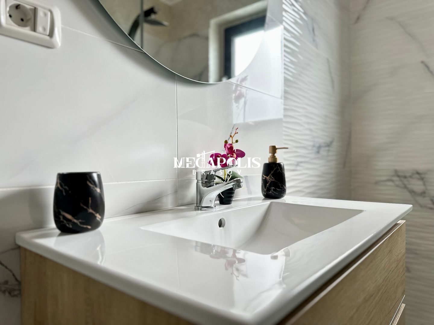 Apartament 2 camere | Curte 24mp | Pet Friendly | Jacuzzi | Tractorul - Poză 11