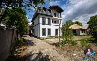 Casă de vânzare, centrală, pe str.  Oituz, Bacău