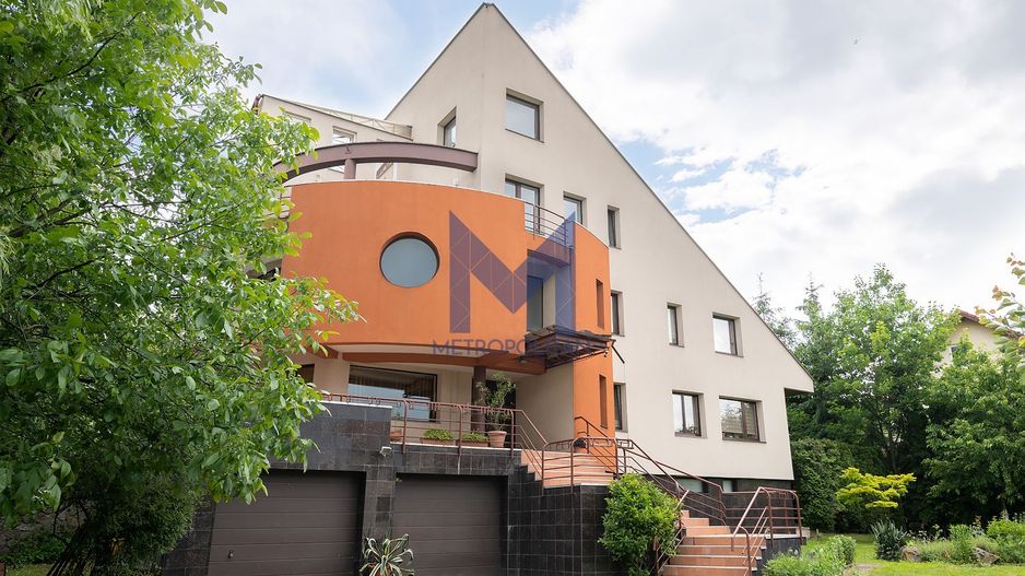 Vilă cu 1.350 mp teren în mijlocul orașului Grădina Botanică - Poză 4