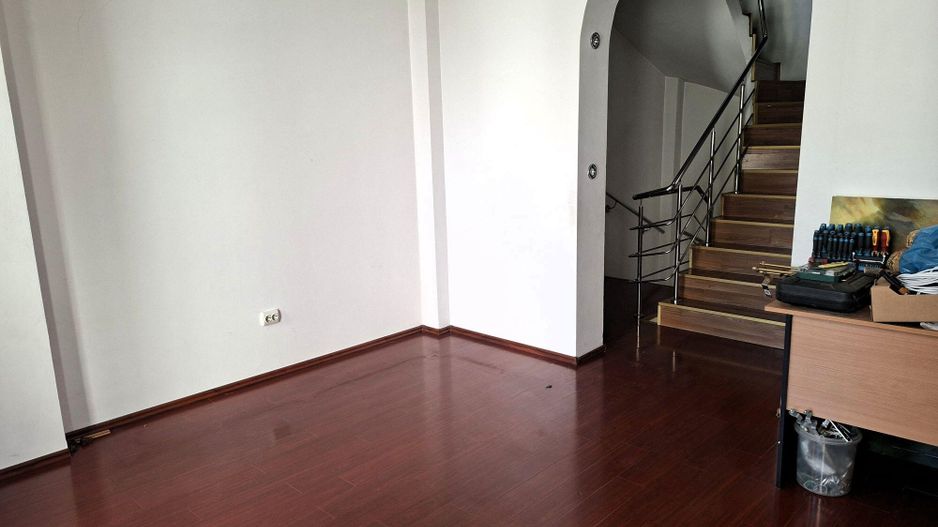 Vila cu 10 camere, destinatie rezidentiala / birouri - Poză 14
