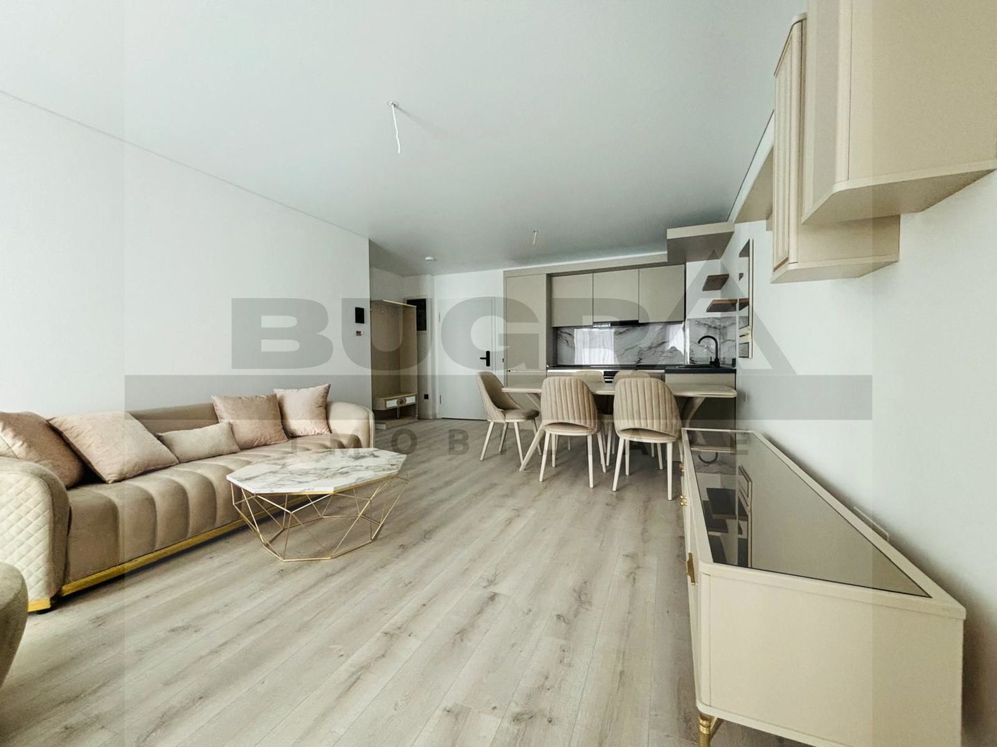 Apartament 3 camere modern, prima inchiriere, garaj,zona Golden Tulip - Poză 1