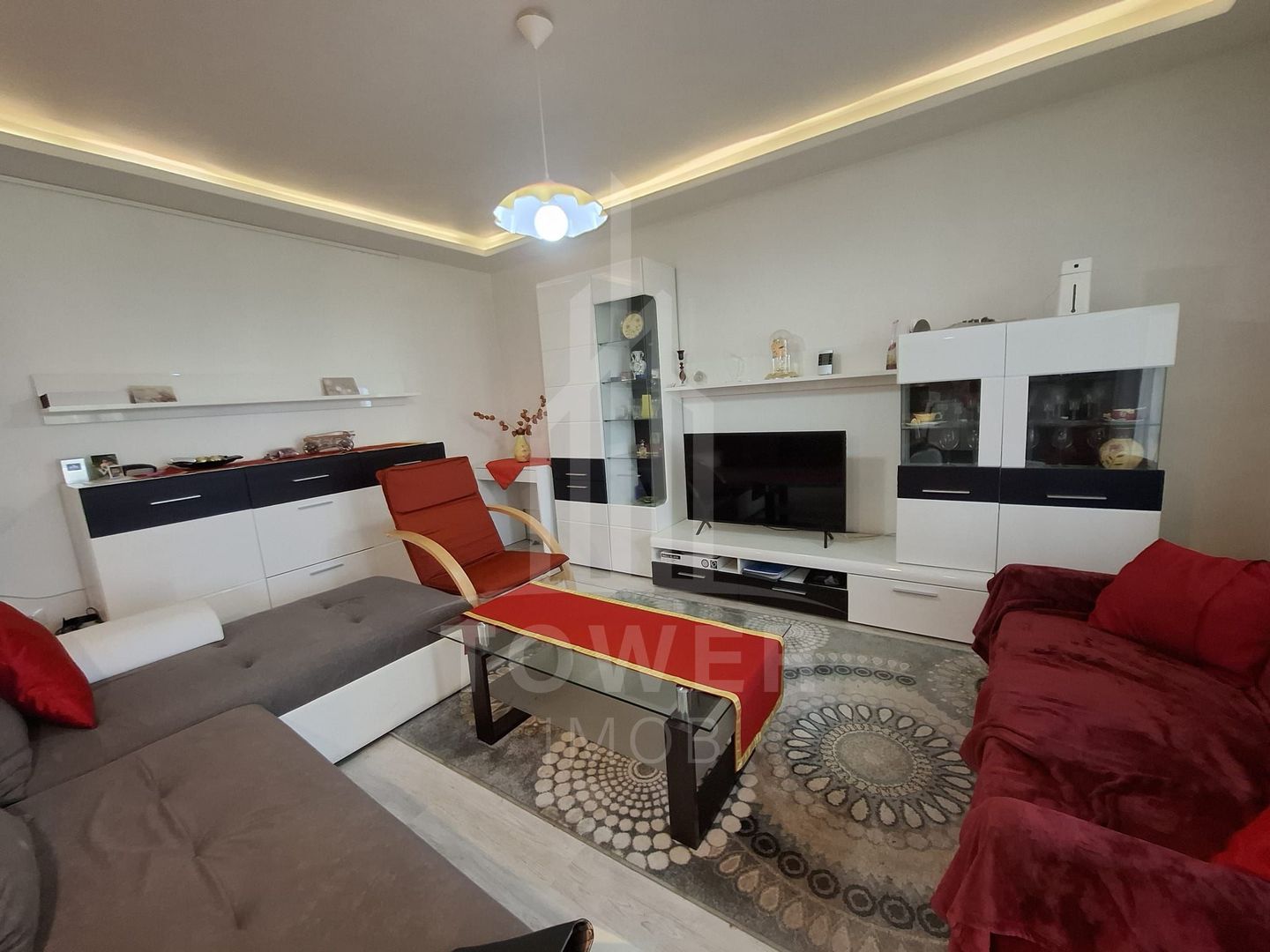 Apartament 4 camere -etaj 1, zona V. Aron - Poză 7