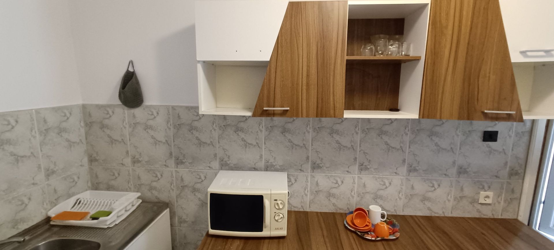 Apartament de închiriat la curte comună chiar în Complexul Studențesc - Poză 2