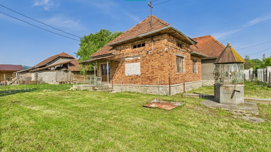 Casă cu teren de 4707 mp în Hălmăgel, județul Arad - Poză 27