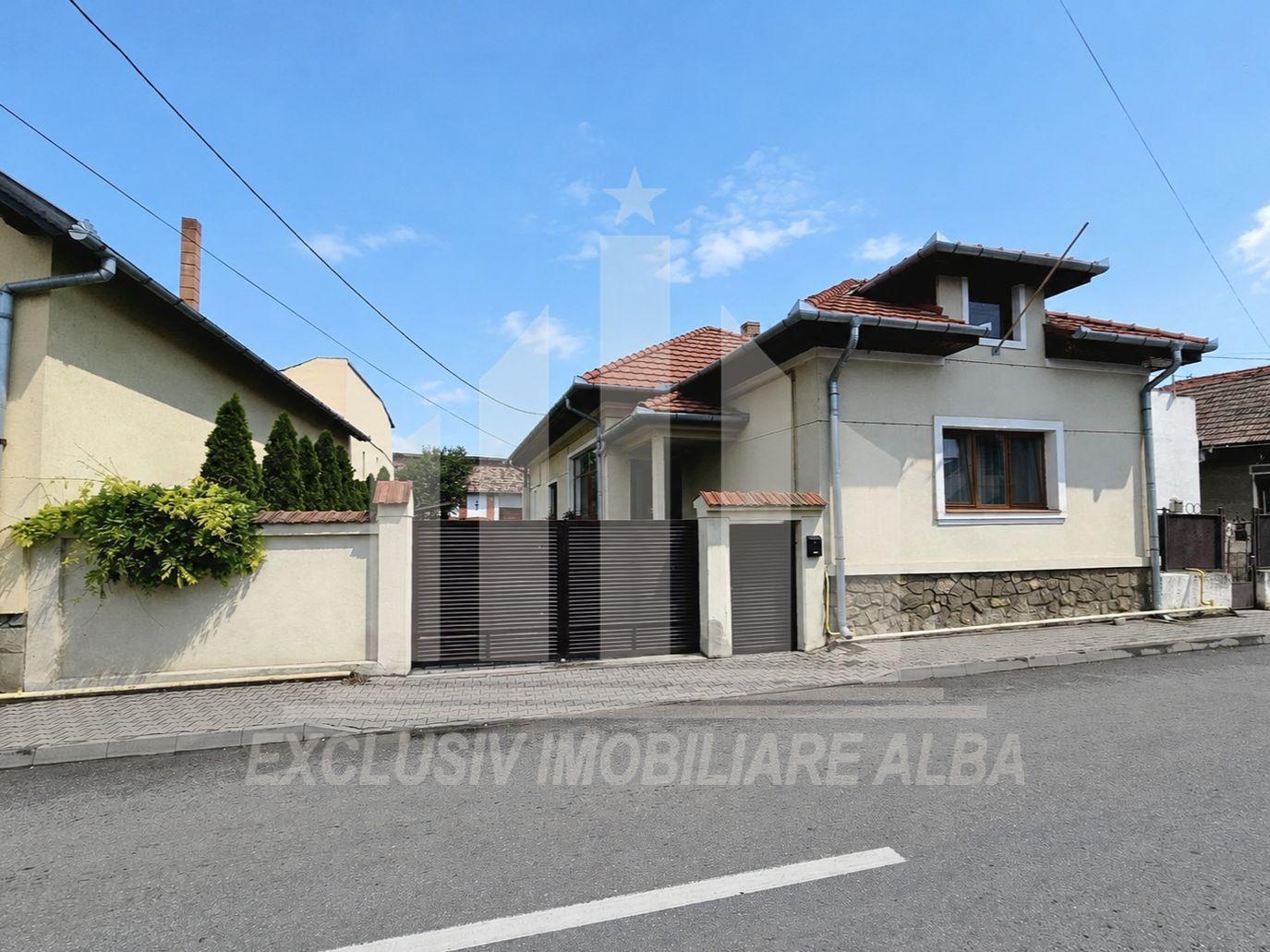 Casa inidividuala | 120 mp | 1256 mp teren | Renovata | Maieri - Poză 1