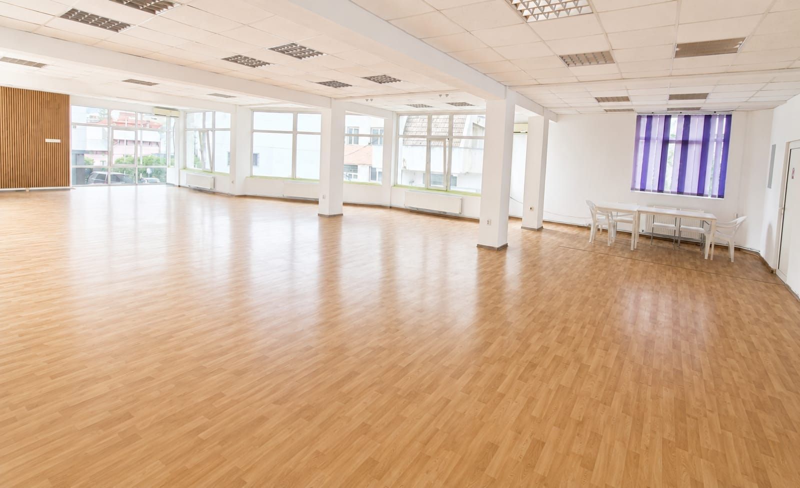 Inchiriere spatiu comercial-sala diverse Centru Pitesti - Poză 1