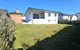 Casa Sibiu, intrare Selimbar, garaj, pivnita, curte mare - Poză 3