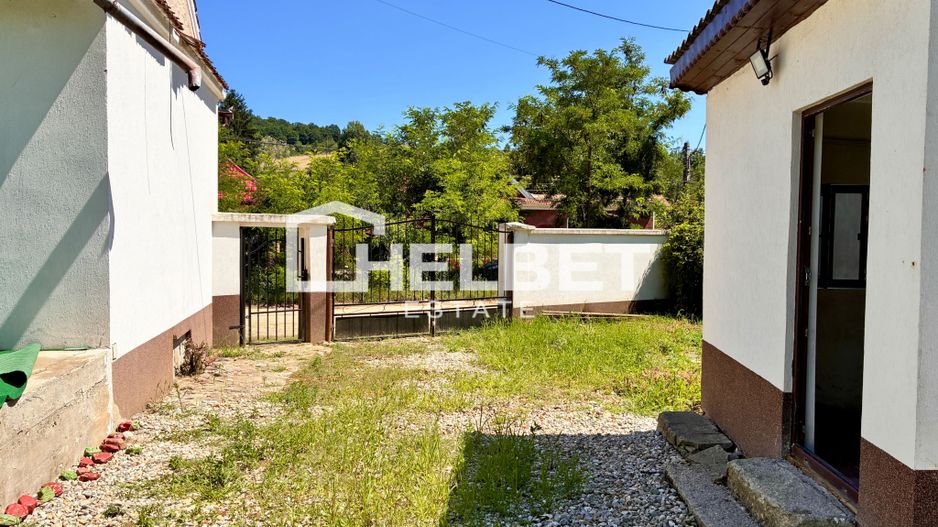 CASĂ / TEREN 1030MP / MAGAZIE / UTILITATI - Poză 2