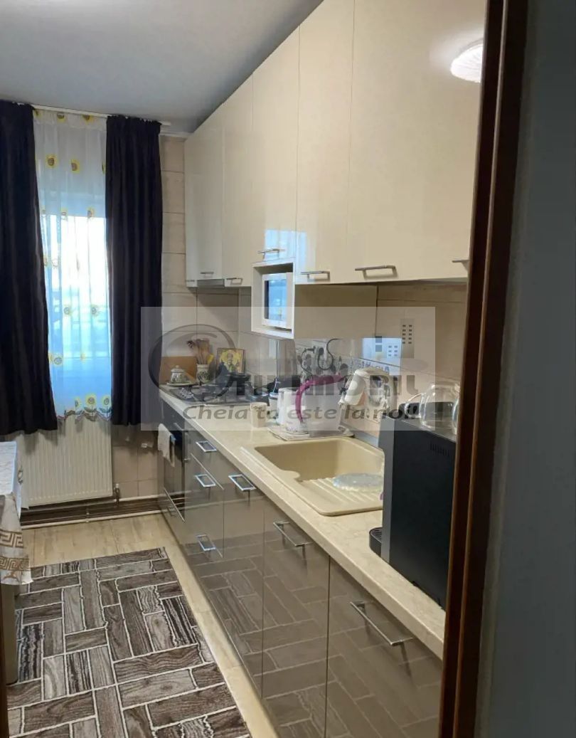 Apartament cu 3 camere Dacia - Poză 7