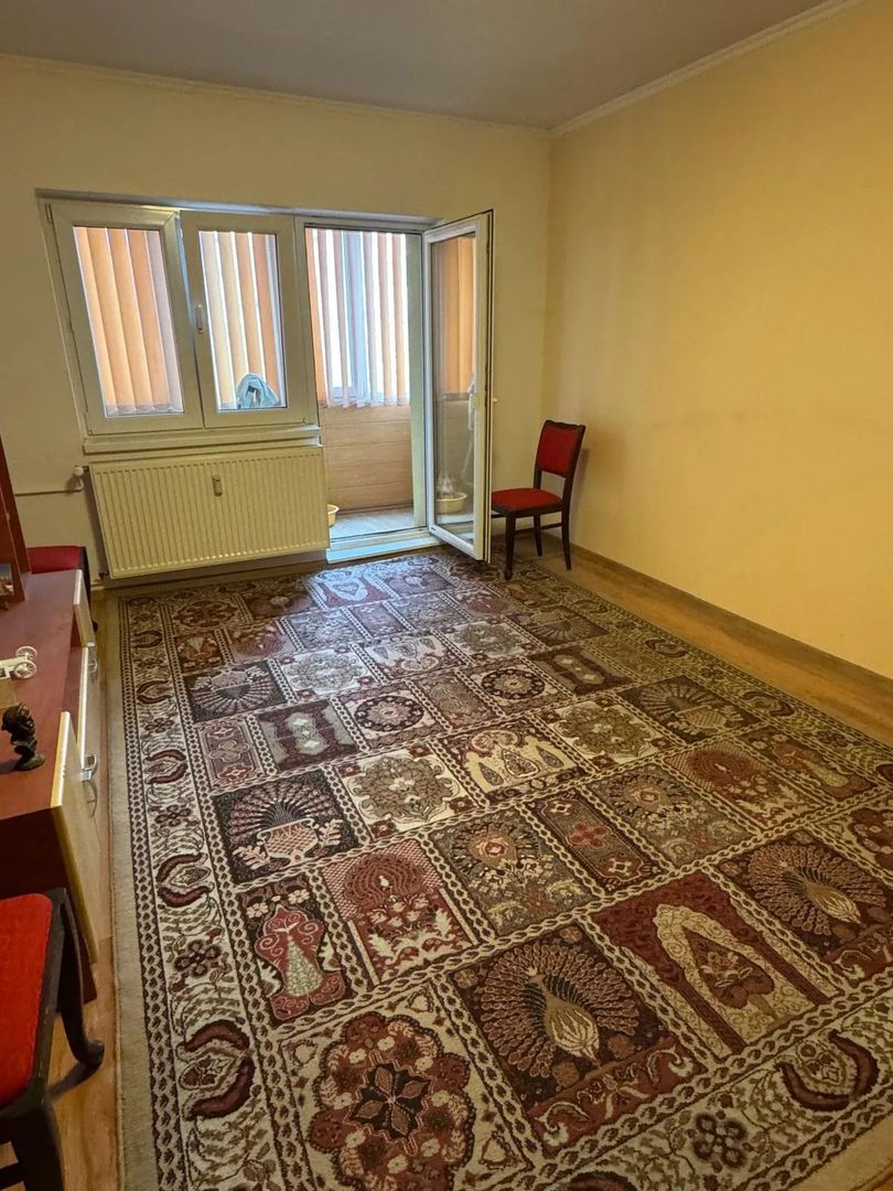Vand apartament 3 camere, Zona Soarelui, Mobilat si Utilat, Garaj in baterie - Poză 2