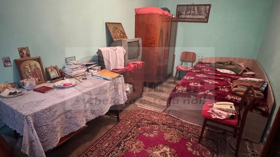 vând apartament 2 camere Alexandru Cel Bun 62000 euro - Poză 3