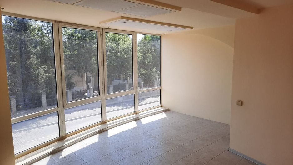 Imobil cu 8 camere, terasă de 60 mp, situat în centrul orașului - Poză 10