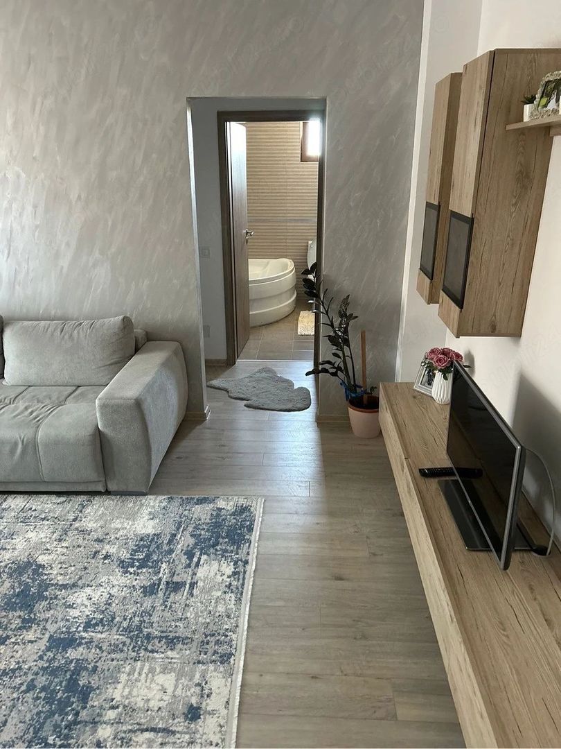BRASADAS vinde ap 2 cam etaj 3 cu PARCARE Odobescu. - Poză 2