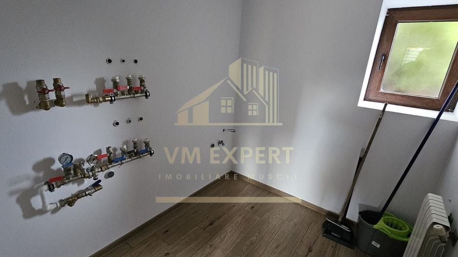 CASĂ 4 CAMERE TEREN 177MP RUCĂR ARGEȘ - Poză 9