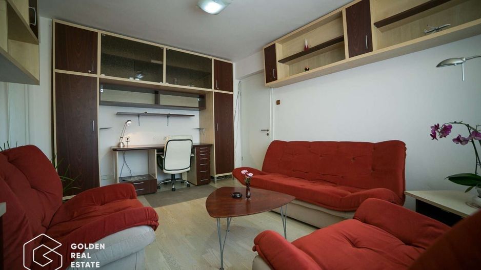 Apartament superb, ultracentral, 3 camere, centrala proprie si 2 locuri parcare - Poză 4