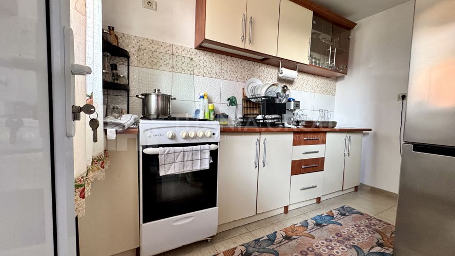 Se vinde “acasa”, 4 camere decomandate, panouri+baterii, teren 397mp,m - Poză 14