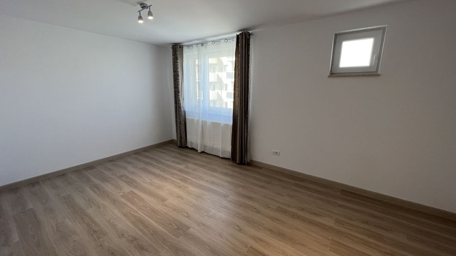 Apartament cu 2 camere in Urban Plaza - Poză 12
