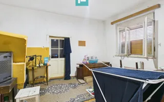 Casă cu 8 camere de renovat în Pârneava - Poză 11