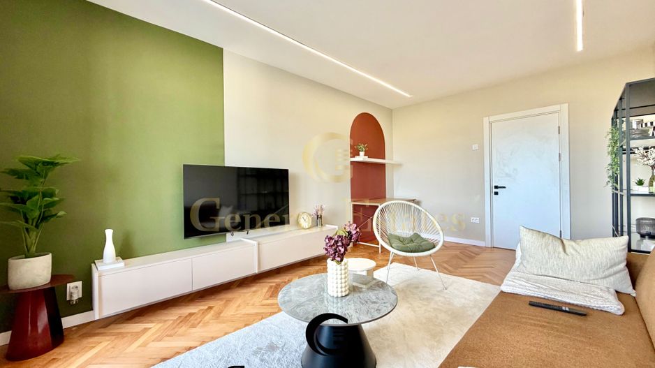 Copou | 2 Camere Decomandat | Lângă Parc | Vedere Panoramică | Renovat - Poză 1