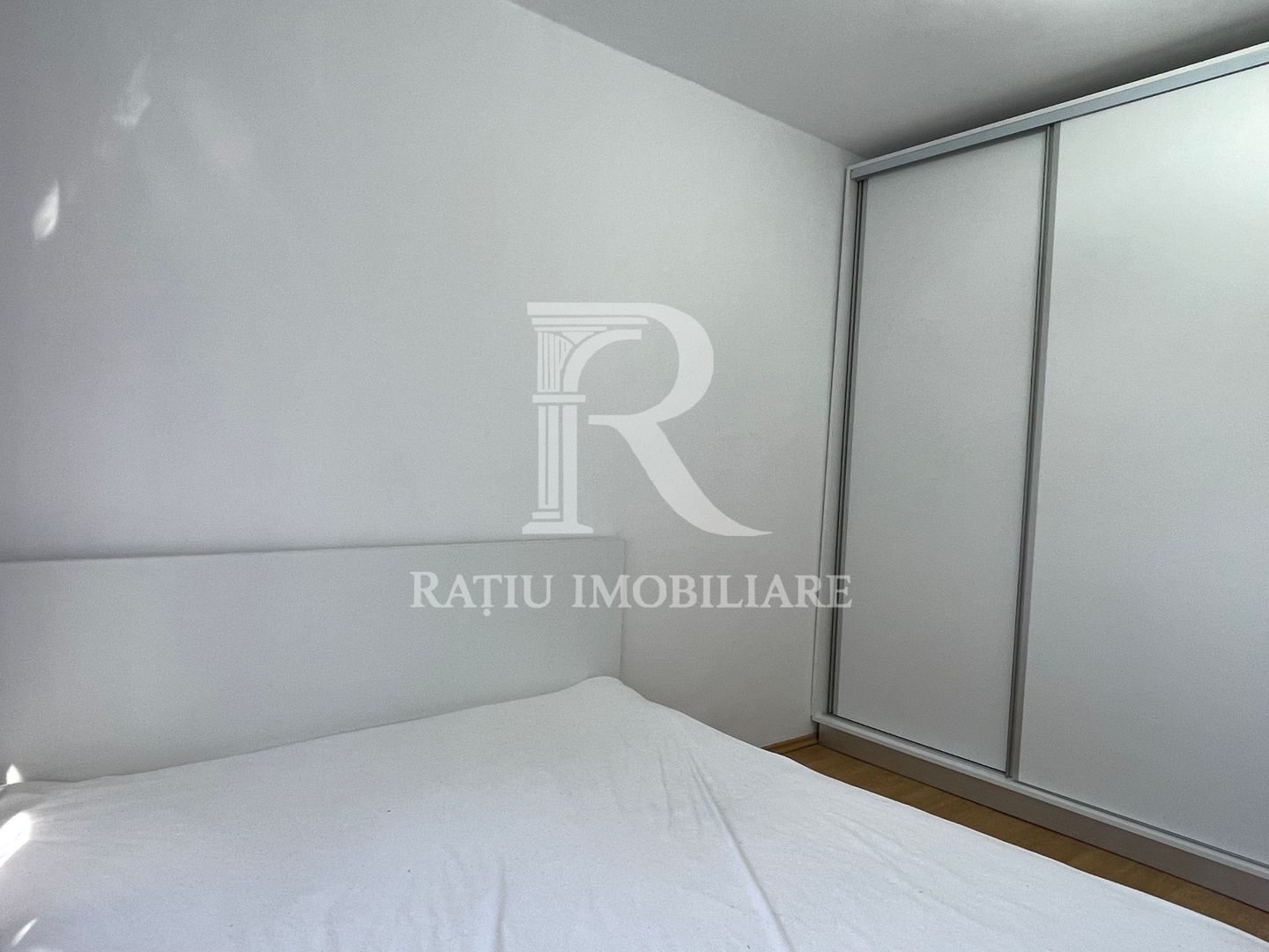 Apartament cu 3 camere | Decomandat | Parcare | Nufărul | Oradea - Poză 10