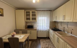 Apartament 3 camere de inchiriat | Parter | Zona Micro 16 - Poză 1